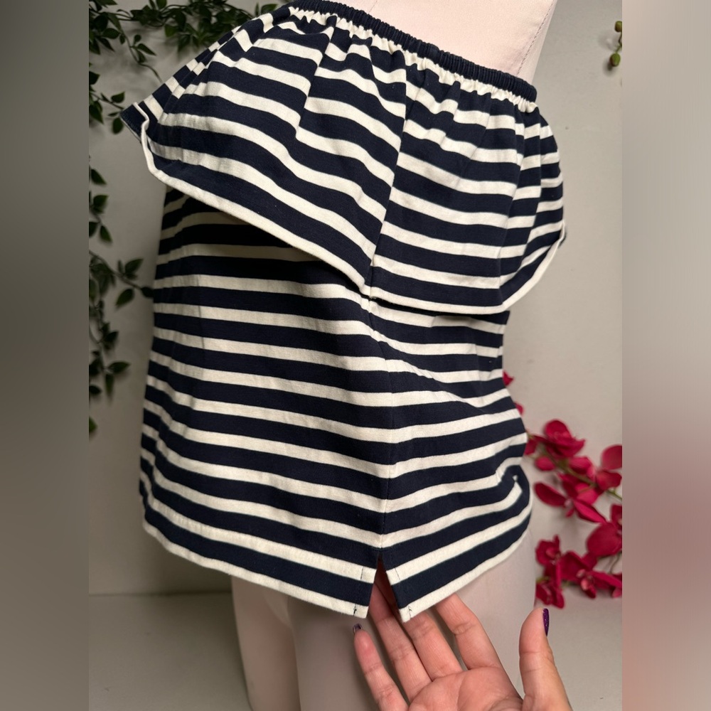 💙 J. Crew Stripped Top 🤍 - Picture 3 of 7